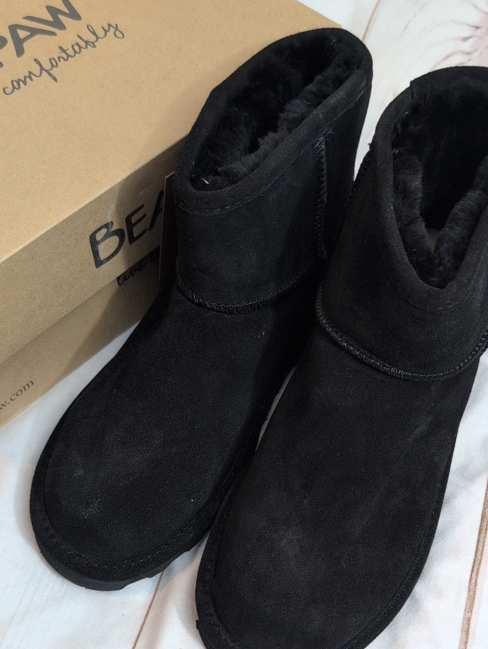 Bearpaw Alyssa Womens Size 10 Black Suede Sheepskin Lined Winter Boots NIB